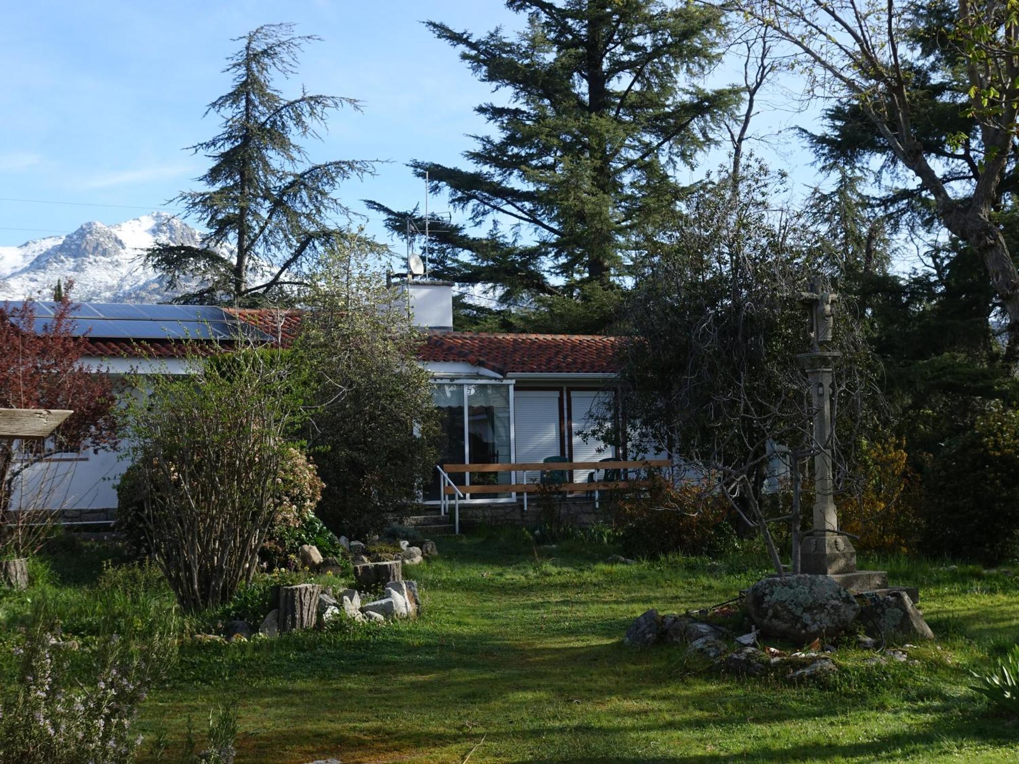 A Leira - Chalet Con Piscina En Becerril De La Sierra Buitenkant foto